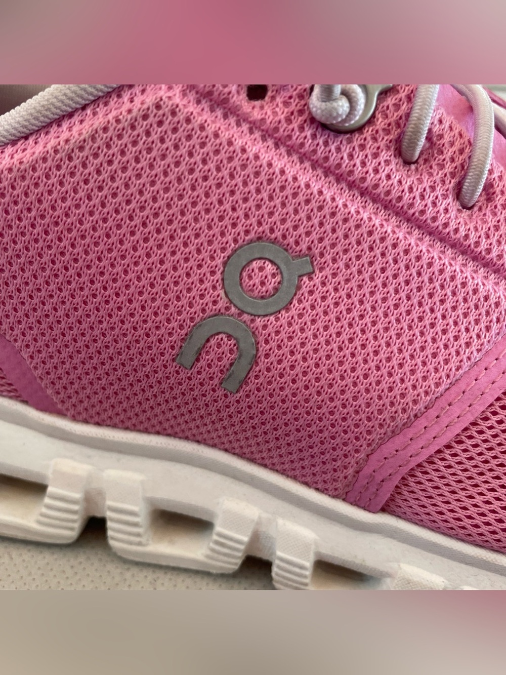 On Running Women's Cloud 6 Raspberry/White Women’s 8.5 Tennis Shoes - Picture 11 of 12